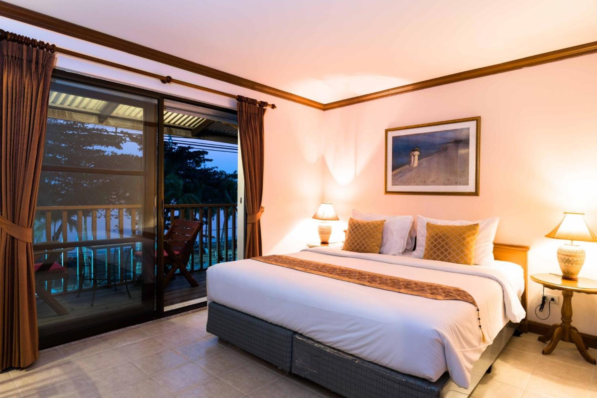 Jomtien Boathouse Hotel Pattaya Exterior photo