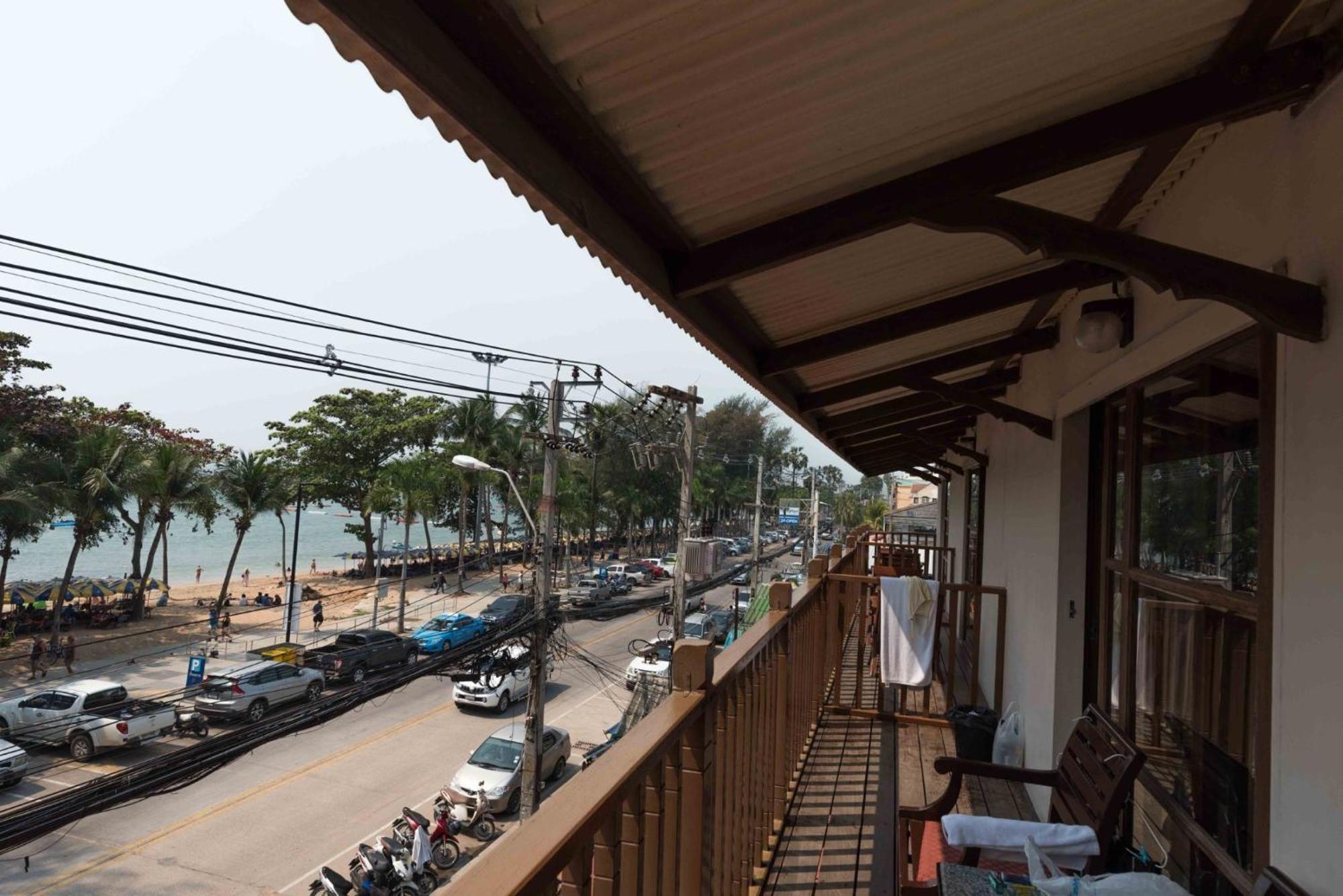Jomtien Boathouse Hotel Pattaya Exterior photo