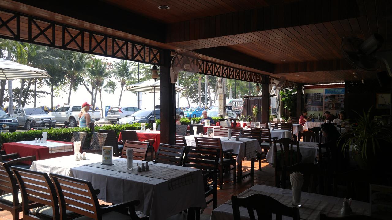 Jomtien Boathouse Hotel Pattaya Exterior photo